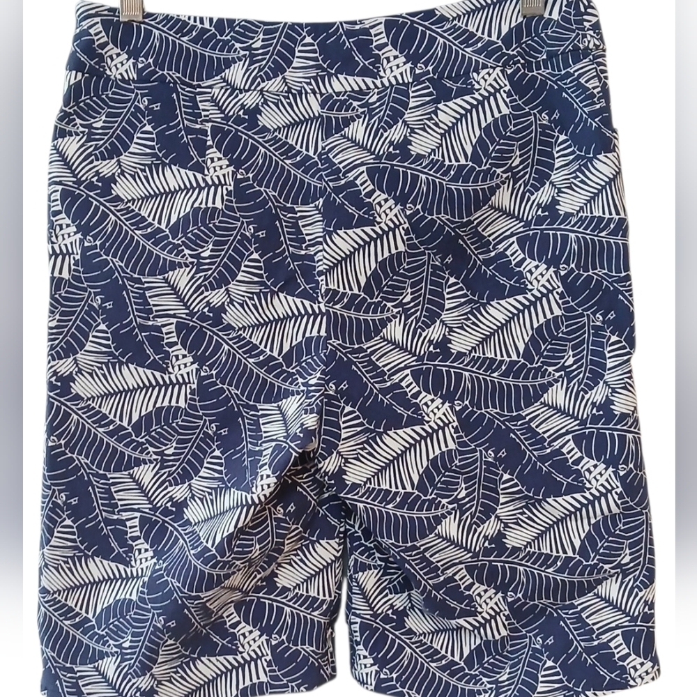 Bella Rose - Blue & White Shorts W/Floral Design, Front Pockets, Elastic Waist, - Picture 7 of 9